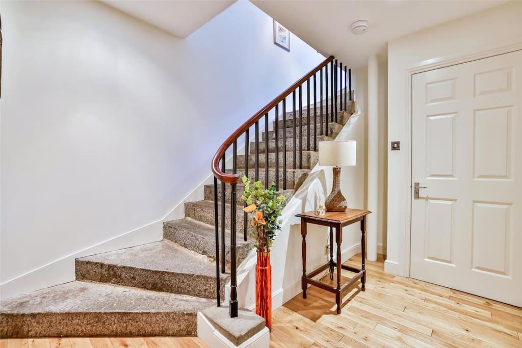One Of A Kind Historic 3 Bedroom Apartment Aberdeen Kültér fotó